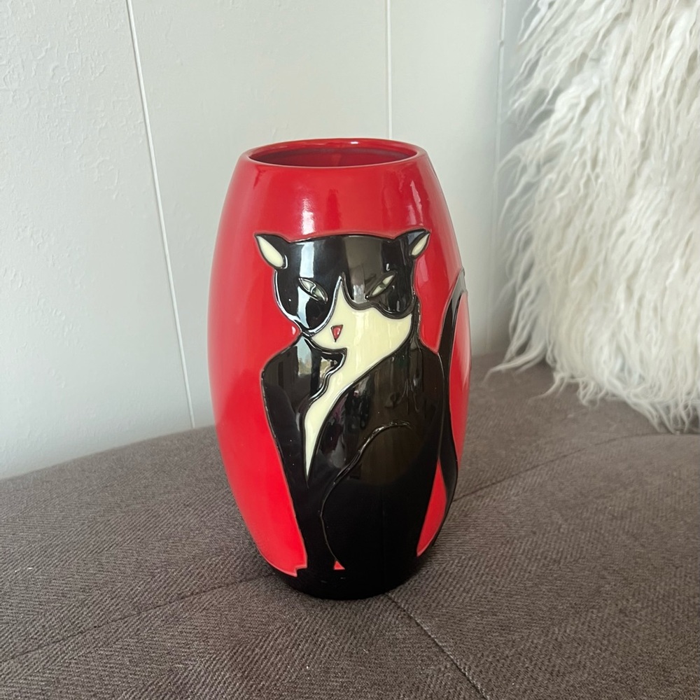 Benaya by Innovation vase